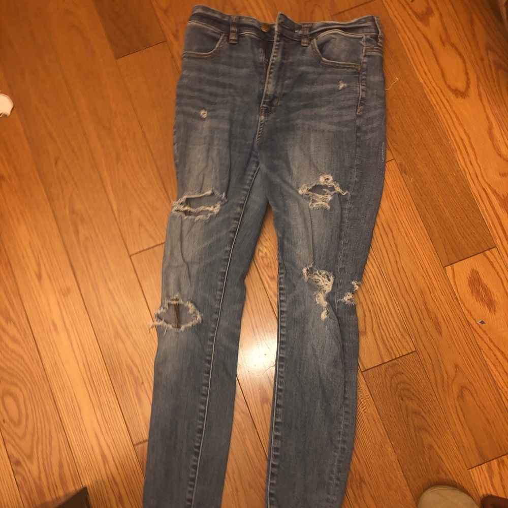 Awesome ripped original AE jeans!